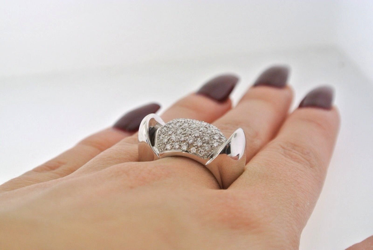 Leva 18k White Gold 0.67 CT Diamond Ring, 15.6gm, Size 7.5