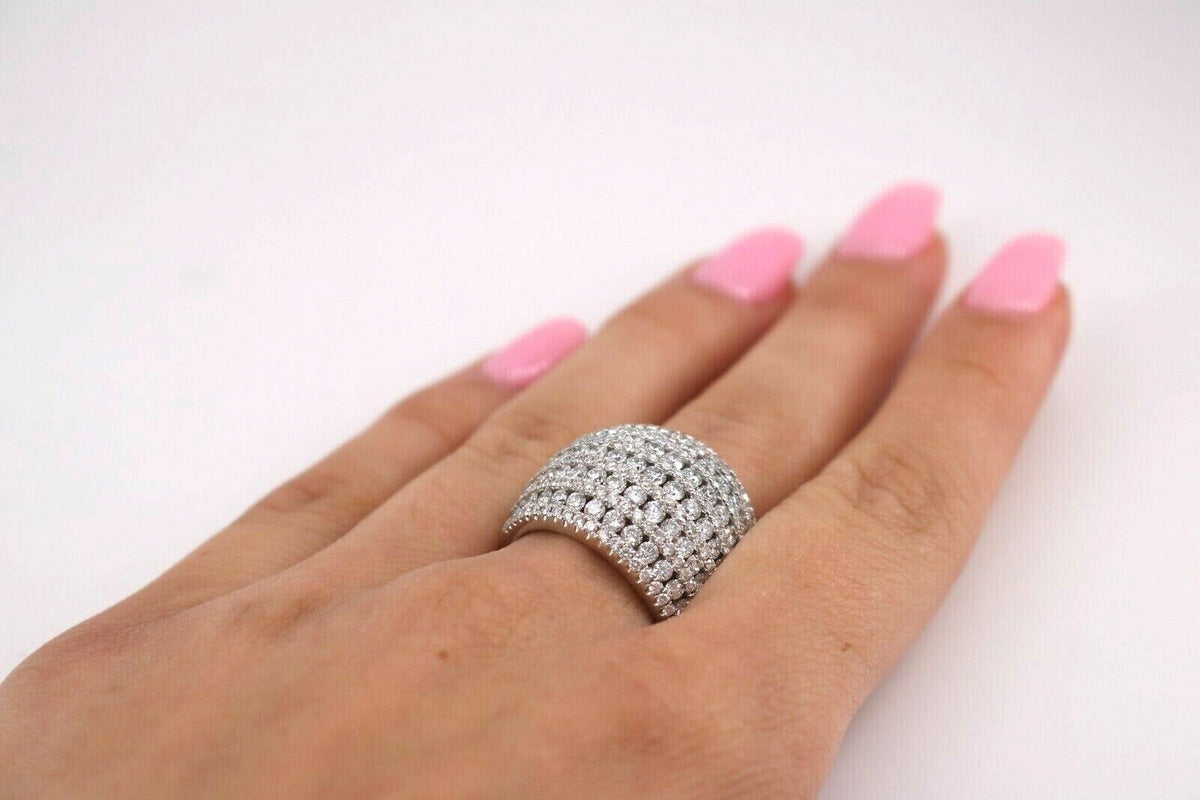 18k White Gold 4.50 CT Channel Set Diamond Ring, 18gm, Size 7.76